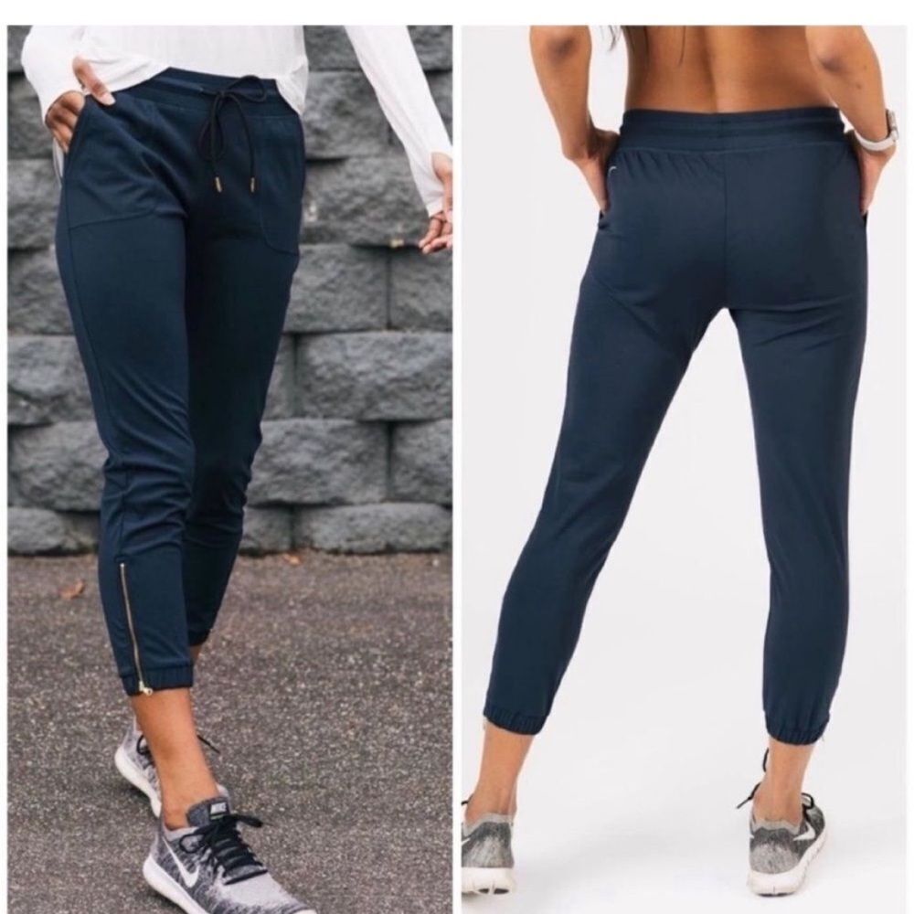 ZYIA PEAK ZIPPER JOGGERS SIZE SMALL NAVY